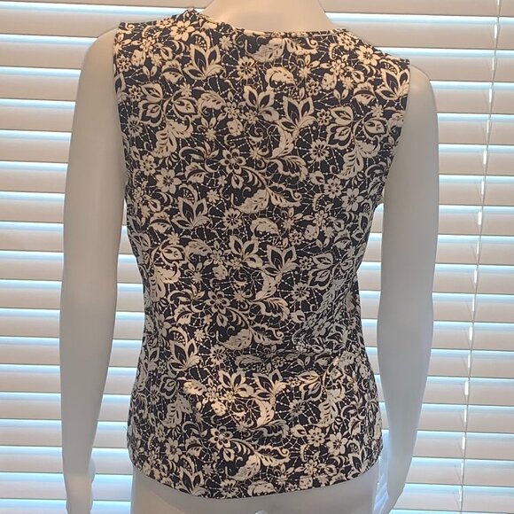 EUC Croft & Barrow Women's Floral Stretch Tank Top Size Medium Black/White - Picture 3 of 11